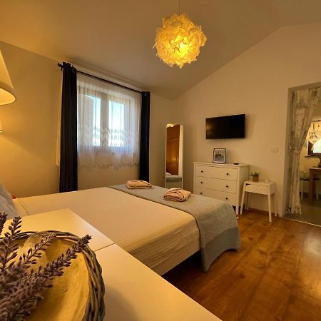 Apartment Cozy&Quiet Rovinj Bagian luar foto