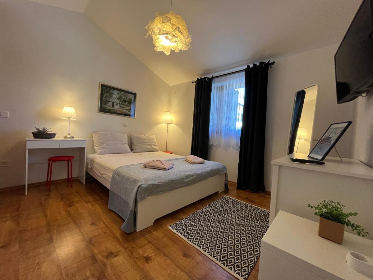 Apartment Cozy&Quiet Rovinj Bagian luar foto