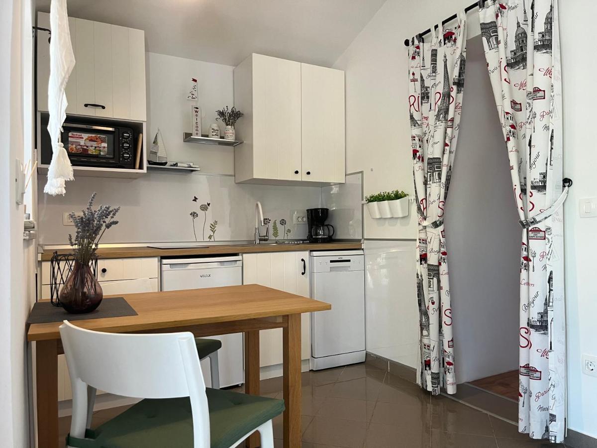Apartment Cozy&Quiet Rovinj Bagian luar foto